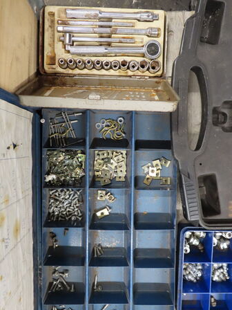 Indholdet på pallen