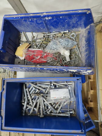 Indholdet på pallen