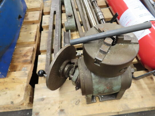 Indholdet på pallen