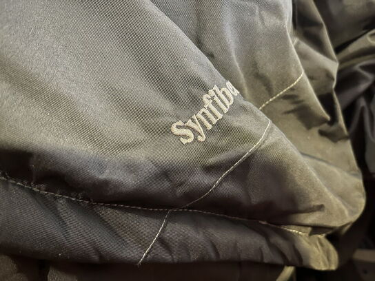 Div. arbejdstøj i kassen