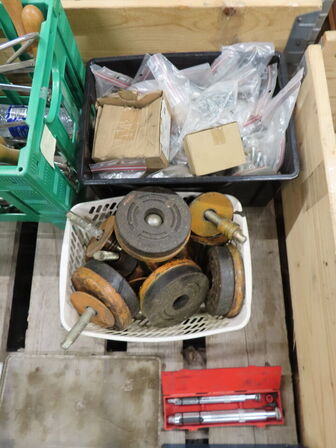 Indholdet på pallen