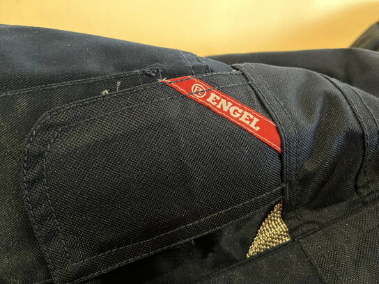 Div. arbejdstøj i kassen