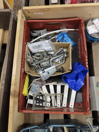 Indholdet på pallen