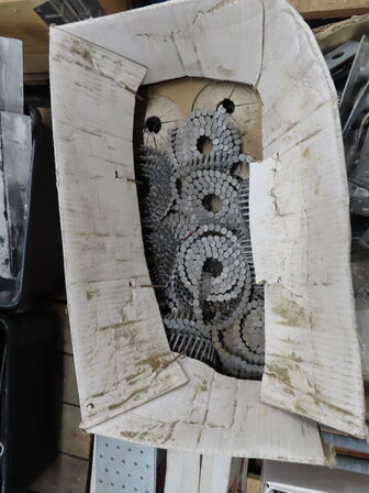 Indholdet på pallen