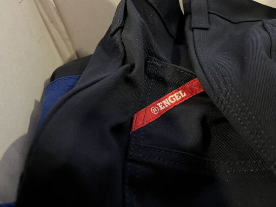 Div. arbejdstøj i kassen