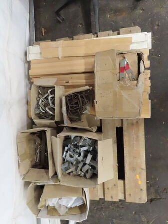 Indholdet på pallen