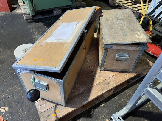 2 ks. med træværktøj