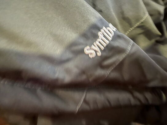 Div. arbejdstøj i kassen