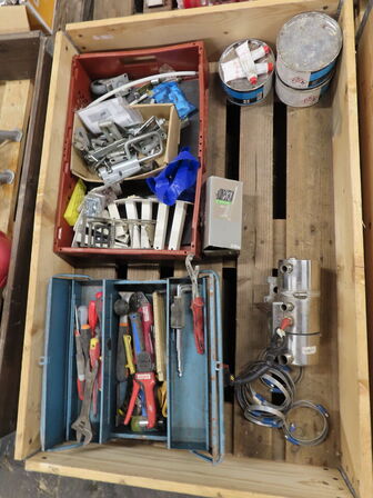 Indholdet på pallen