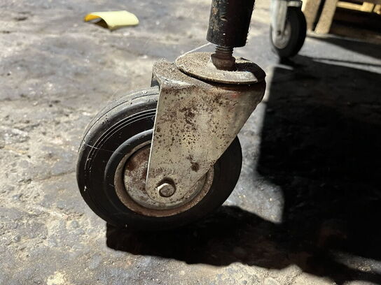 Værkstedsvogn med indhold