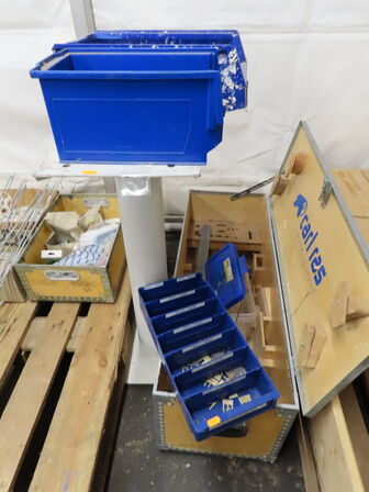 Indholdet på pallen