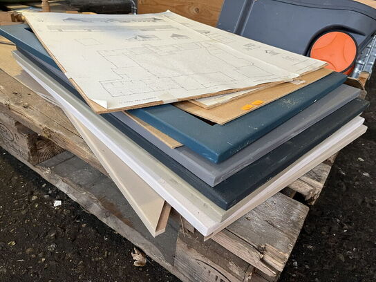 Indholdet på pallen