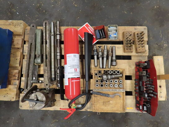 Indholdet på pallen