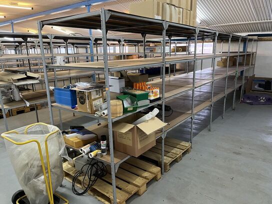 Stort parti lagerreoler uden indhold