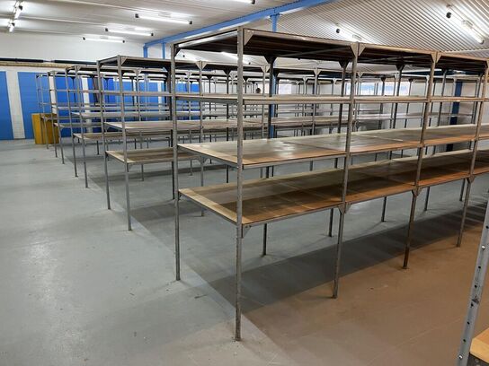 Stort parti lagerreoler uden indhold