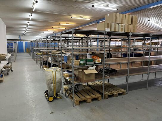 Stort parti lagerreoler uden indhold