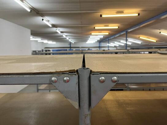 Stort parti lagerreoler uden indhold