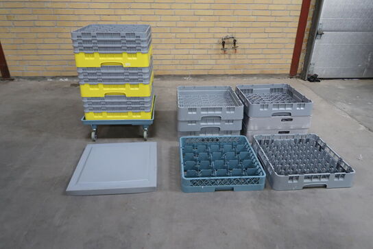 Lav kurvevogn med 11 stk. opvaskebakker