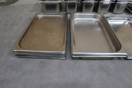 74 stk. ass. Rustfrit stål kantiner / låg