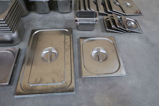 52 stk. ass. Rustfrit stål kantiner / låg