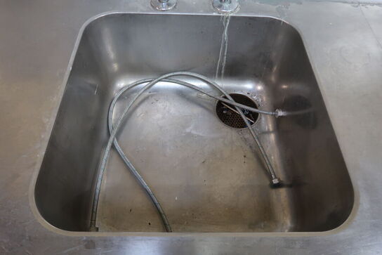 Rustfri stålbord med vask & underhylde