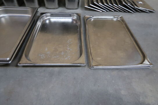 74 stk. ass. Rustfrit stål kantiner / låg