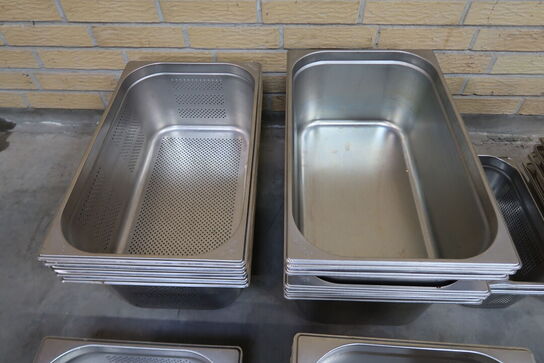 52 stk. ass. Rustfrit stål kantiner / låg