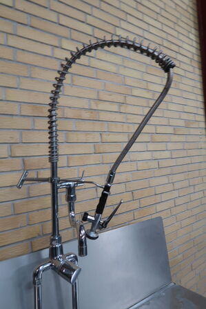 Rustfri stålbord med vask & underhylde