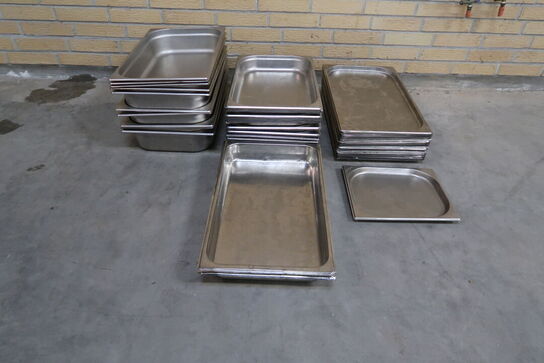 71 stk. ass. Rustfrit stål kantiner