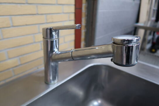 Rustfri stålbord med vask & underhylde