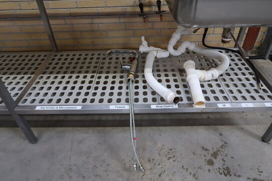 Rustfri stålbord med vask & underhylde