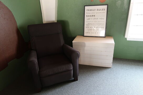 Sofa, lænestol, bordbænkesæt m.m.