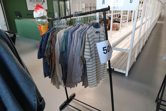 Tøjstativ med div. Børnetøj ONLY & SONS (forskellige størrelser, se billeder for mere info)