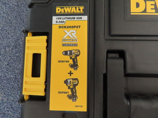 Slagboremaskine og skruemaskine DEWALT DCK266P2T