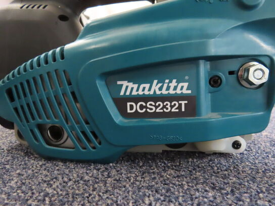 Motorsav MAKITA DCS232T (uden kæde)
