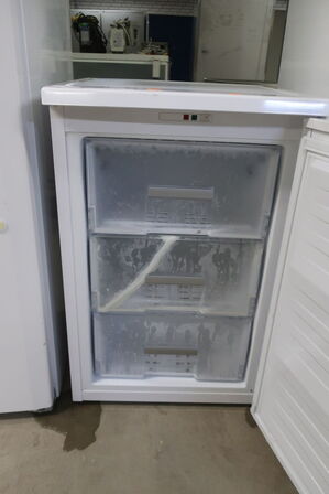 Fryseskab GRAM FS 3105-90