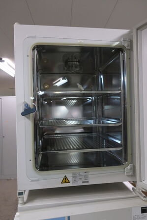 Inkubator THERMO SCIENTIFIC HERAcell 150i