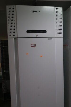 Industrikøleskab GRAM TWIN K 660 LSG 5N
