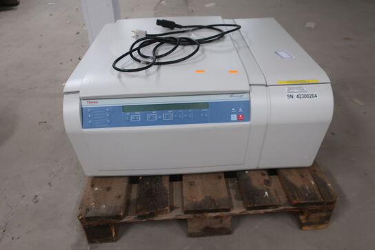 Centrifuge THERMOFISHER MegaFuge 40R