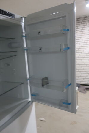 Køle/fryseskab WHIRLPOOL WBE3325