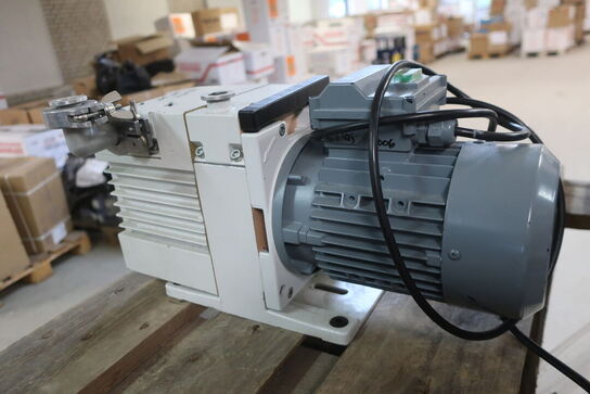 Pumpe TRIVAC D4B
