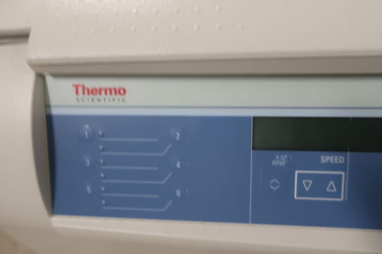 Centrifuge THERMOFISHER MegaFuge 40R