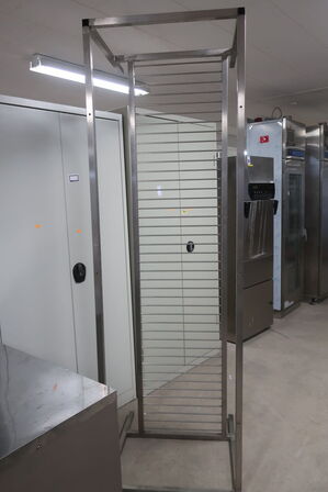 Stel til bord m.v. i rustfri stål ca. 210 cm bred