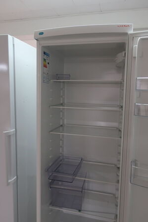 Køleskab ZANUSSI ZRA40100WA