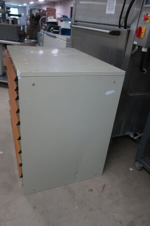 Værktøjsskab KIND 100x102x73cm