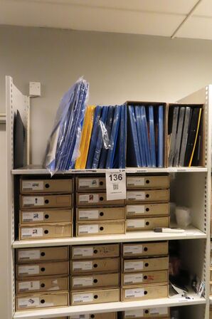 Indhold på 3 hylder