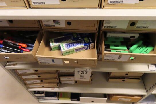 Indhold på 3 hylder