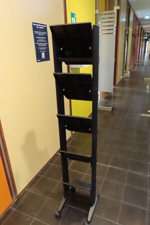 3 stk. Udstillingsstativer