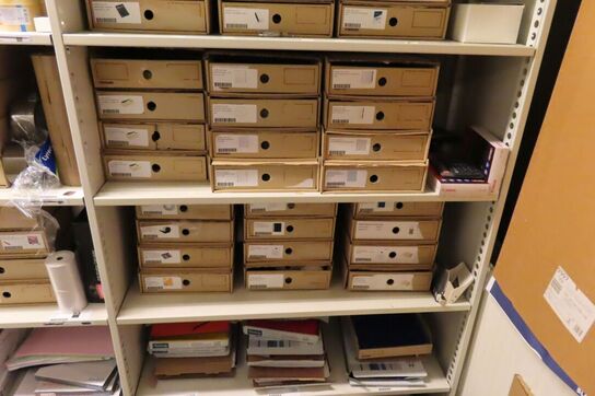 Indhold på 6 hylder