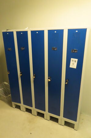 8 stk. Omklædningsskabe 